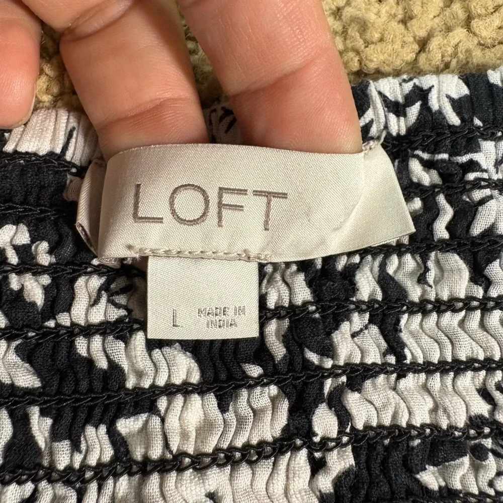 LOFT‎ Black and White Floral Puff Sleeve Blouse